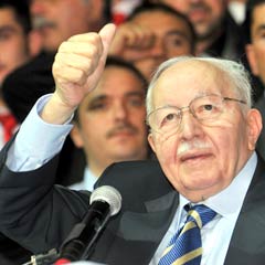 ‘Değişim kanlı mı olacak kansız mı?’