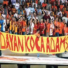 GS'li Koca Adam dayanamadı