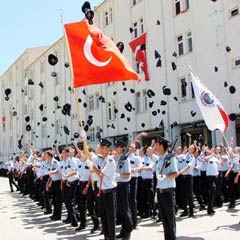Polis olmak isteyenlere müjde!