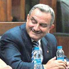 Flaş: AK Partili vekil kalp krizi geçirdi
