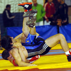 Serbest güreşte Türkiye şampiyon