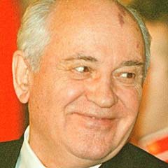 Gorbaçov: Obama ABD'yi yeniden yapılandıracak