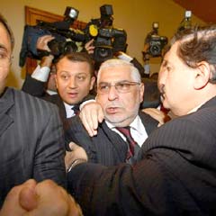 Meclis'te Zahit Akman kavgası yaşandı