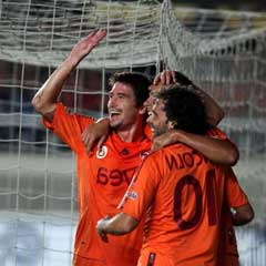 Cim Bom'dan 3 golle 3 puan (FOTO)