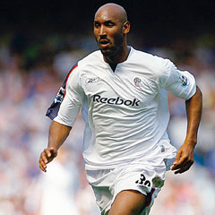 Premier Lig'de Anelka şov