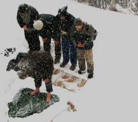 Karın üstünde namaz!