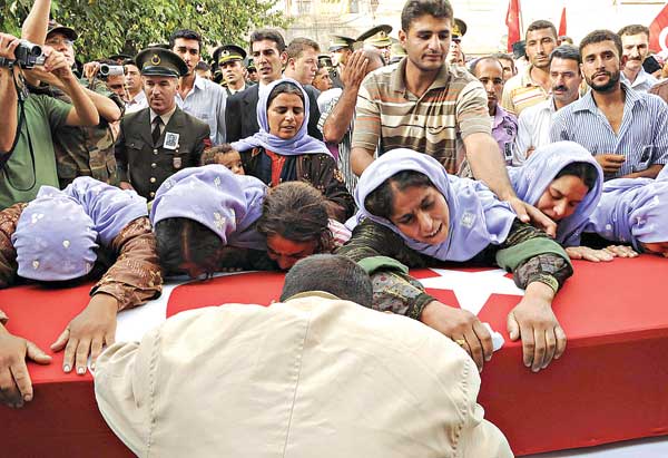 "Kürtler PKK'dan çok çekti"