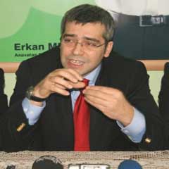 Anavatan’da ibre belli oldu