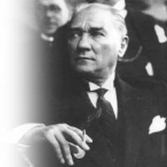 ‘Atatürk Osmanlı’yı terk edip, Hititlere gitti’