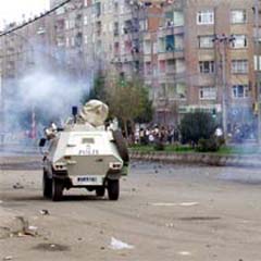 Diyarbakır'da gözaltına alınanlardan 36'sı tutuklandı