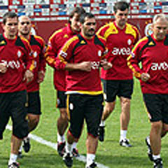 Cim Bom, Olympiakos'u konuk ediyor