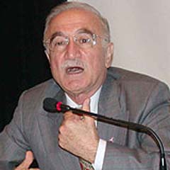 Özden'den başörtüsüne hakaret!