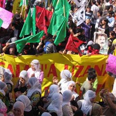 DTP'nin yürüyüşü olaylı bitti
