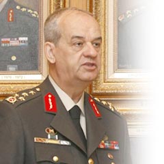 Hangisi doğru komutan?
