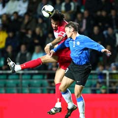 Millilerimizden Estonya'ya hediye! (FOTO)