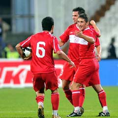 Millilerimiz ara vermedi...!