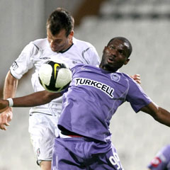 Kartal 'mor'al buldu