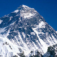 Everest'te eşi görülmemiş atlayış