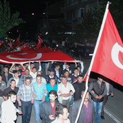 Vatandaşlar hain saldırıyı protesto etti