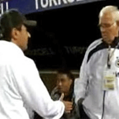 Futbol dünyası o anı konuşuyor!