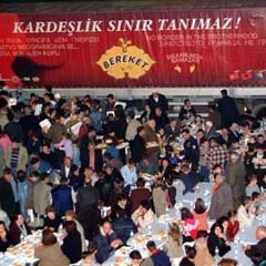 7 bin 500 km katetti 50 bin kişiye iftar verdi