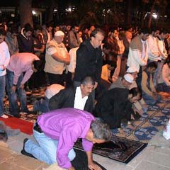 Kandil coşkusu camilere sığmadı