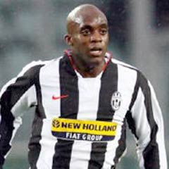 Yıldız futbolcuya oruç izni