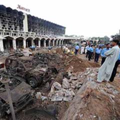 Pakistan'ı dehşete düşüren görüntüler (FOTO)