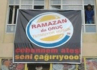 Rize ülkü ocaklarından,oruç tutmayanlara protesto