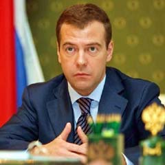 Medvedev Kazakistan'da cami ve kilise ziyaret etti