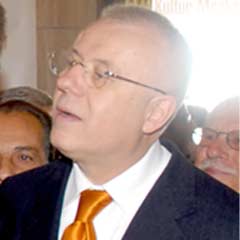 Özkök gazeteci mi, tacir mi?