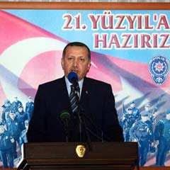 Erdoğan'dan emniyet mensuplarına övgüler