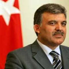 Cumhurbaşkanı Gül'ün bayrak hassasiyeti...