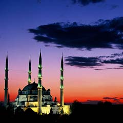 Selimiye Camisi günde 10 bin kişiyi ağırlıyor