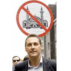 Irkçıların ‘Türkleri Avrupa’dan atma’ gösterisi