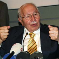 Erbakan Hoca'dan anlamlı çağrı