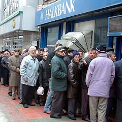 Emekliler sorunlarına çözüm istiyor
