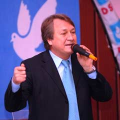 Sezer de Doğan'ın avukatlığına soyundu