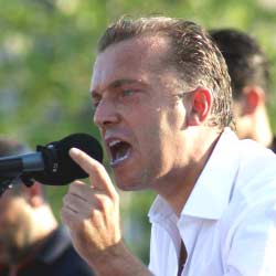 Cem Uzan'a ağır ceza