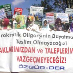 ‘Militarizme Boyun Eğmeyeceğiz!’