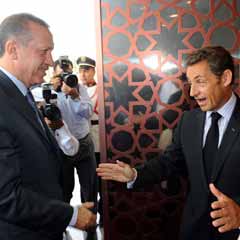 Erdoğan ve Sarkozy'nin 'nüfuz' yarışı (FOTO)