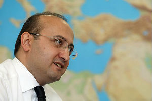 Akdoğan:"Ulak Kullanmazlar"