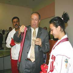 'Gümüş Kız' altın ile ödüllendirildi