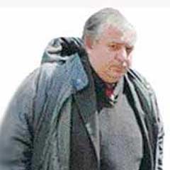Eşini bile 'dindar' diye fişlemiş
