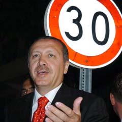 Erdoğan'ın konvoyunda kaza