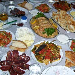 Laik iftar sofrası nasıl hazırlanır? (MİZAH)