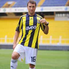 Fener'in yeni yıldızı imzayı attı (FOTO)