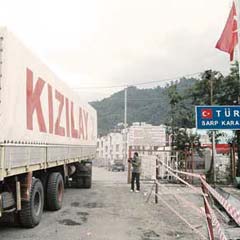 Türk Kızılayı dünyanın yardımına koşuyor