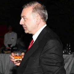 Osman Paksüt'e istifa çağrısı
