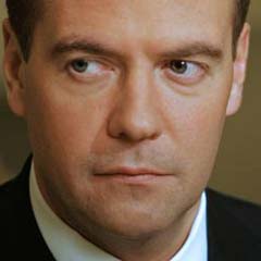 Medvedev tek başına dünyaya meydan okuyor
